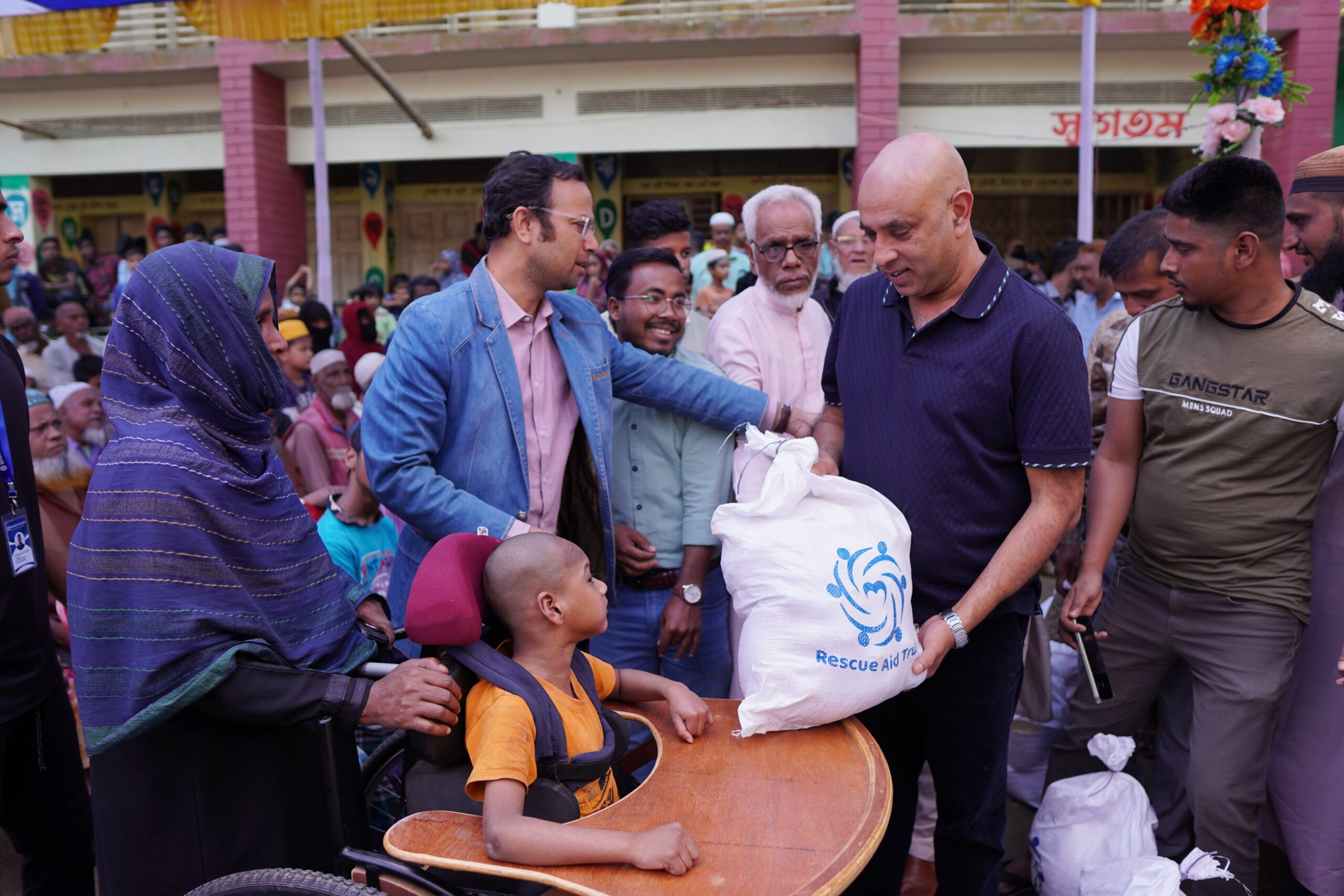 Nutritional food pack distribution